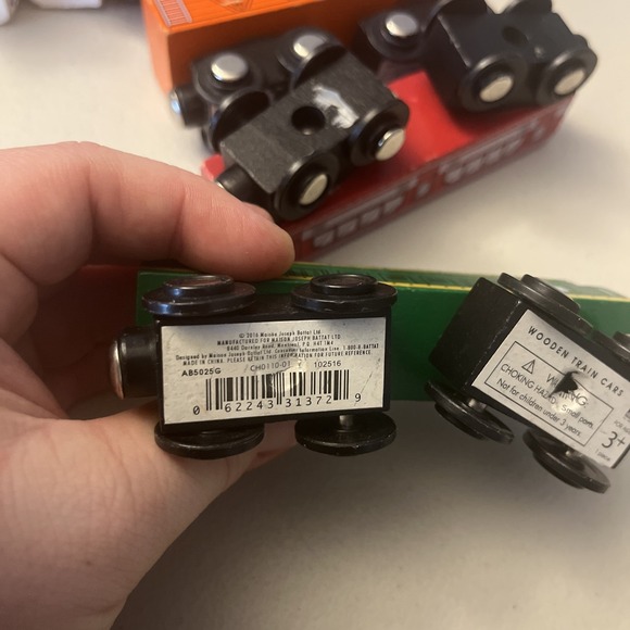 Wooden Magnetic Train Car Lot Of 5 Unbranded‎ See Pictures - Picture 9 of 9